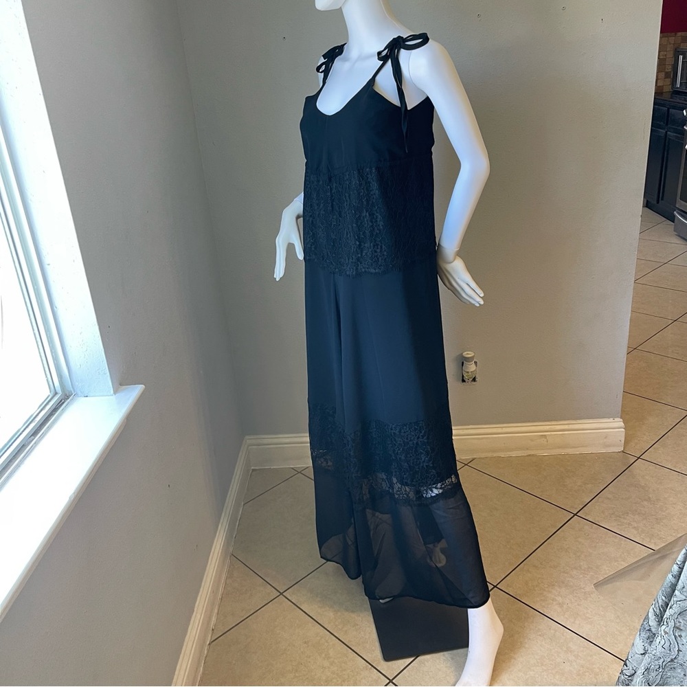 Chiffon Lace-Trim Maxi Dress
Size small
New with tags
Brand is Forever 21 - Picture 6 of 14